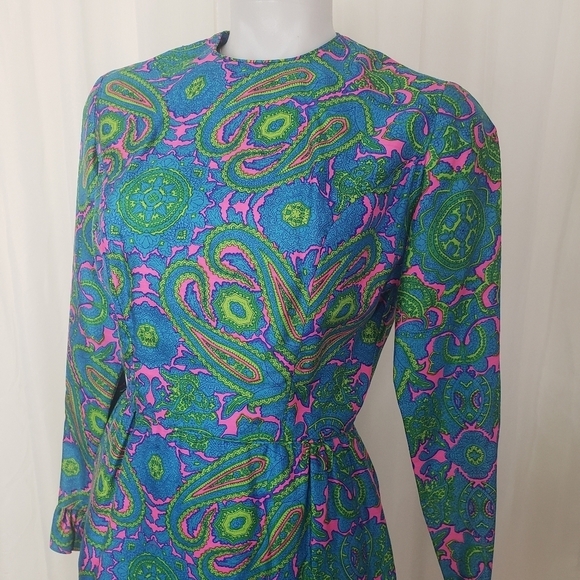 Vintage Sue Brett vibrant paisley dress blue green pink ruffle hem cuff 70s gorg - Picture 2 of 14